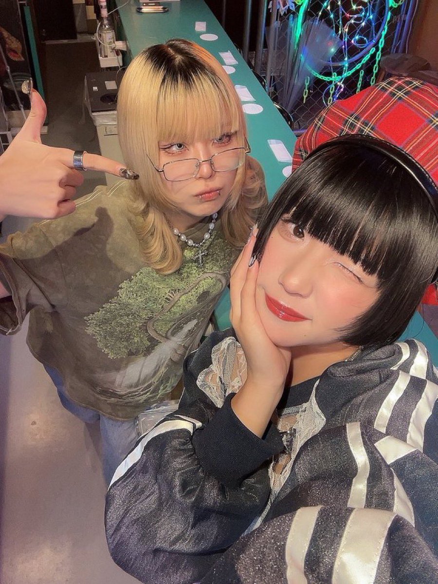 GalsKurage's tweet photo. 💟明日営業💟

12/13(金)18:00~22:00 (L.o21:30)
🖤@xbpm15qq_ 💜@xmm_com 

┈┈┈┈┈┈┈┈┈┈

皆様のお越しをお待ちしております💫 https://t.co/3L3y1MQkdN
