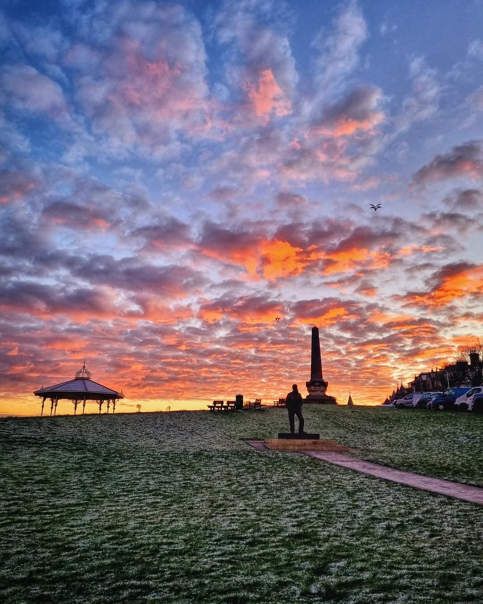 Hannika83's tweet photo. Morning Tom...
#StAndrews #OldTomMorris #Fife #LoveFife #WelcometoFife #GolfGeeks https://t.co/ZPYl9UgKb1