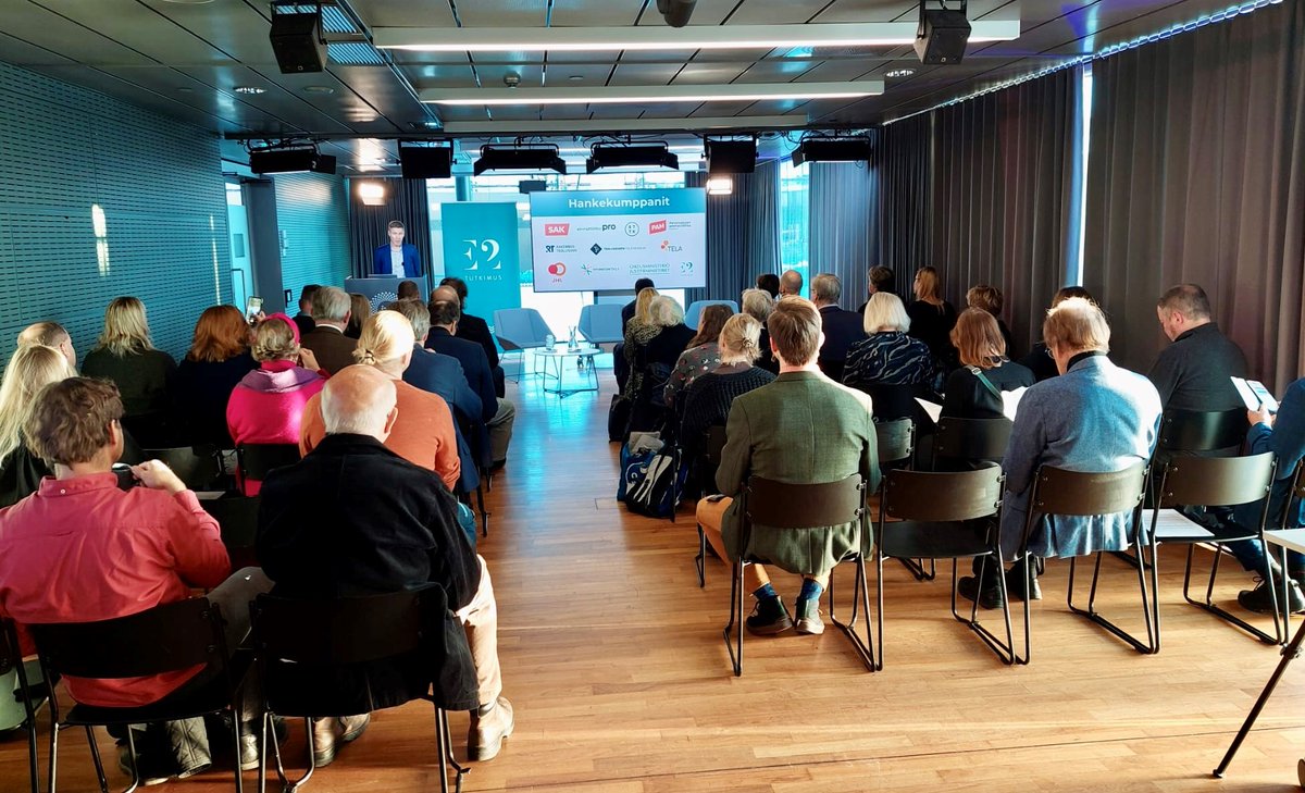 E2 Tutkimus (@e2_tutkimus) on Twitter photo Tervetuloa seuraamaan Työelämän muutosten kohtaaminen työpaikoilla -tutkimusraportin julkistustilaisuutta.
Tilaisuuden avaa hankkeen johtaja <a href="/vipepister/">Ville Pitkänen</a> ja konsortion pj <a href="/antila_juha/">Juha Antila</a> (<a href="/duunarit/">SAK</a>).
Seuraa tilaisuutta alla olevista nostoista 🧵
tai tule langoille👇 Tervetuloa seuraamaan Työelämän muutosten kohtaaminen työpaikoilla -tutkimusraportin julkistustilaisuutta.
Tilaisuuden avaa hankkeen johtaja <a href="/vipepister/">Ville Pitkänen</a> ja konsortion pj <a href="/antila_juha/">Juha Antila</a> (<a href="/duunarit/">SAK</a>).
Seuraa tilaisuutta alla olevista nostoista 🧵
tai tule langoille👇