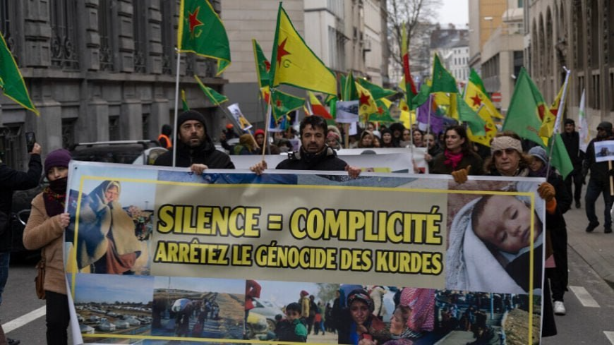 YPJInt's tweet photo. While the attacks on #Rojava continue, so do marches and actions in solidarity! While the governments of the world turn a blind eye to what is happening in #Rojava, the people take up a stance over Turkish aggression, like in #Hamburg, #Tennessee #Draguignan and #Brussels https://t.co/4YoZAfLXTs