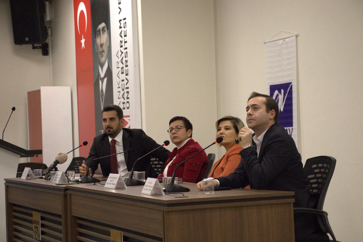 Duayen gazeteciler ‘geleceğin gazetecileri’ ile buluştu hbr.tk/3JJyu6/t @haberturk aracılığıyla