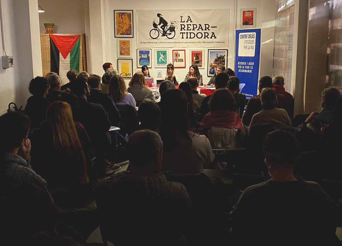 Hem estat reflexionant sobre com es construeix la Marca Israel. 

Un model de lideratge tecnològic basat en la neteja ètnica i el control absolut de la vida de la població palestina

📸 <a href="/CentreDelas/">Centre Delàs</a> 
🎤 <a href="/NoraMMC/">NoraMMC</a>