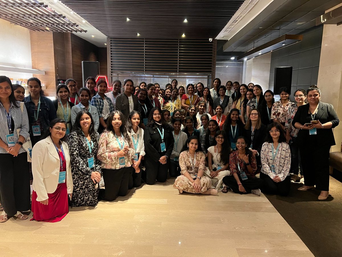 Astha_Yadav27's tweet image. Just mind-blowing days at @AlgoFoundation India Summit! 🇮🇳🚀 Judged dev tracks where startups are solving REAL problems - from financial inclusion to sustainability. India&apos;s blockchain scene? Over 1000 startups, $460M invested and innovations that&apos;ll change the world.#AlgorandCan