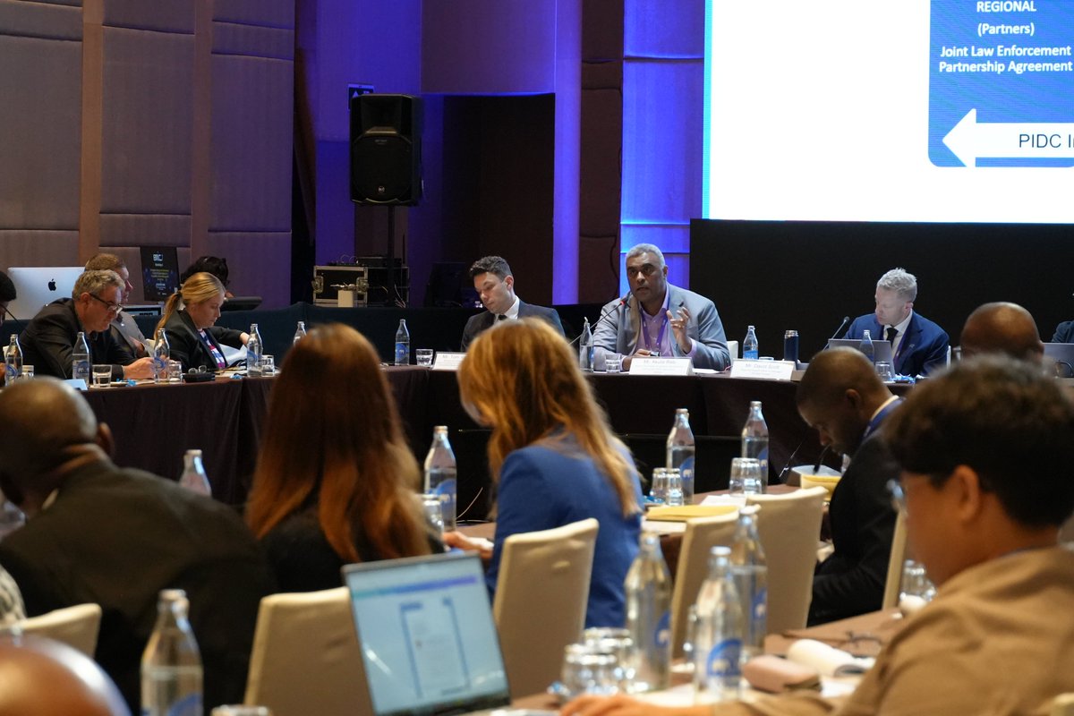 IOMAsiaPacific's tweet photo. Fruitful discussions and networking underway at #BMIC7!
500+ participants from diverse sectors have gathered to exchange insights on advanced border control technologies and foster collaboration. Together, we’re advancing innovation and expertise for enhanced border management. https://t.co/sJZUqX16p7