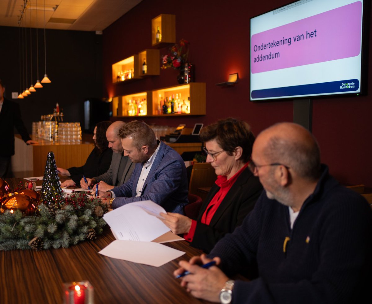 Pilot Beschermd Thuis: niet in een zorginstelling, maar thuis de zorg krijgen die je nodig hebt 🏡

Gisteren ondertekenden een hoop partijen de overeenkomst. Daarmee kan deze proef, die 2 jaar duurt, starten!

Meer weten? Lees verder op onze website 👉 nieuws
#Zorg #Nieuws