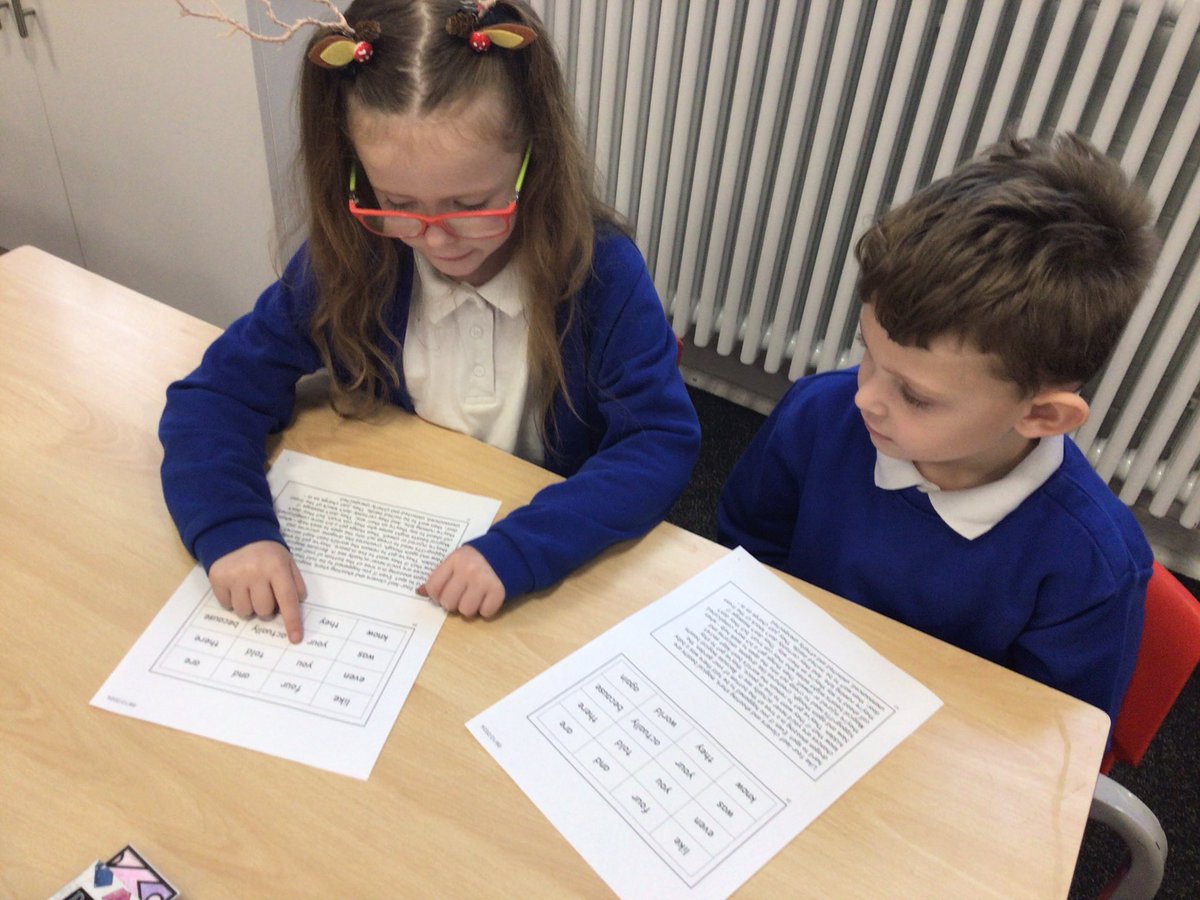 DeltaMerseyYr3's tweet photo. In our reading fluency session, we’re testing our partner on sight words that are in the text! 😁 @DeltaMersey #MPAReading https://t.co/0bt4F0i1CN