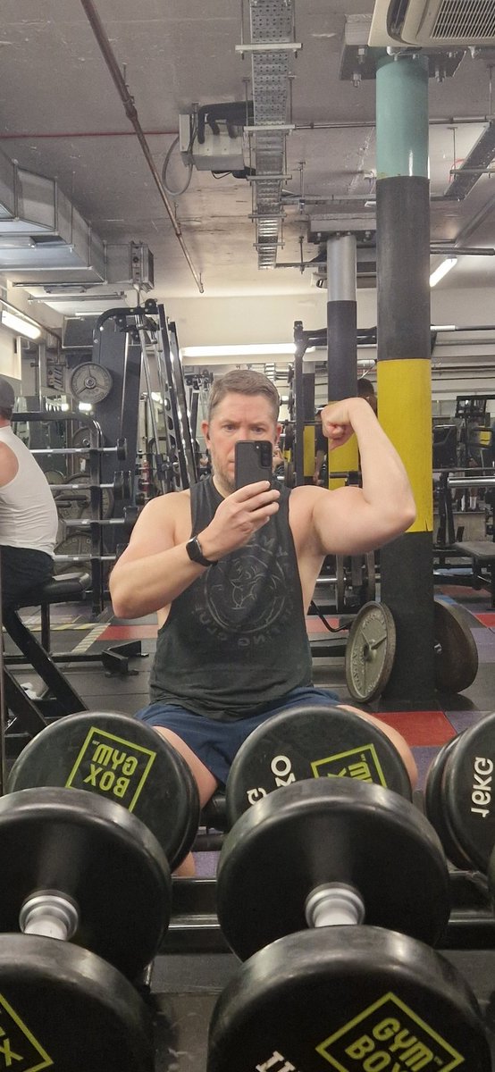 GavinWi79234383's tweet photo. All I want for Christmas is big muscles 💪🎅🤣🎵🎵 #bodybuilding #muscles #bigbiceps #operationsleevedestroyingarms #gymboxbank #gymbox #gymrat #guyswholift #guyswithbeards #fittness #sizematters #TeamVikingMuscle #teamletsgethuge https://t.co/mMPaVk8Mjg