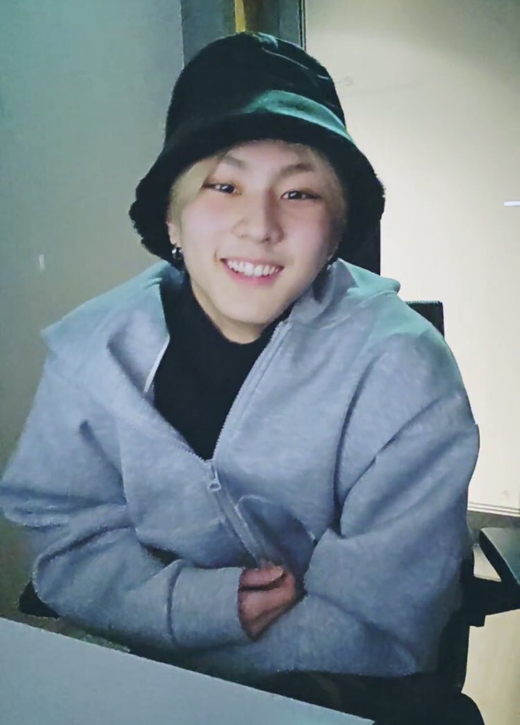 kittysunwon's tweet photo. “engenes, are you proud of you jungwon?”

😭         😭     😭😭😭    😭😭😭
    😭  😭        😭               😭
       😭            😭😭           😭😭😭  
       😭            😭                            😭
       😭            😭😭😭      😭😭😭 https://t.co/ssquasJ7hD