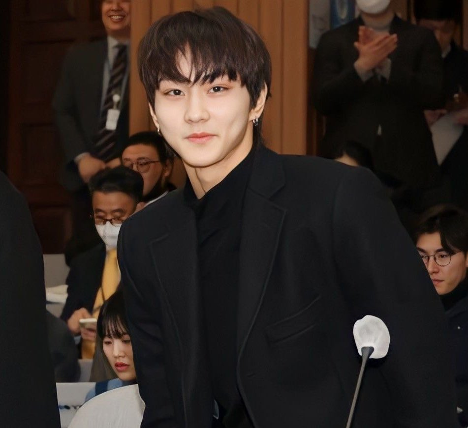 nyxnikis's tweet photo. jungwon is the definition of a leader. https://t.co/wO6x9B5Qqr