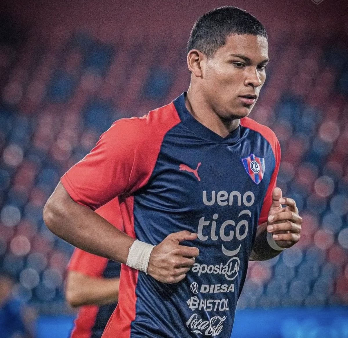 🚨🚨🗣️ BREAKING: Brigida Blanco [Diego León’s mother]: 

“Diego is relaxed, I asked him if he wanted to go [to Manchester United] and he said it’s the DREAM of every footballer. He’s convinced he will go, he wants to go.” #MUFC [<a href="/futbolclubpy/">Futbol Club</a>]