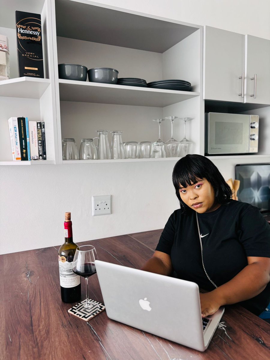 nickyntlantsana's tweet photo. Greetings loves, I'm a MacBook Reseller for a living. Your support would mean so much rn. Please RT my next client might be on your timeline❗❗

W/A 0671326601 https://t.co/ezkuTgS231