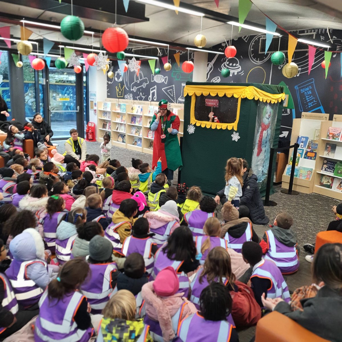 GreenwichLibs's tweet image. What a magical Christmas at #Woolwichlibrary! ✨ Our puppet show was filled with laughter, joy, and holiday cheer. 🎁 Thanks to everyone who came out! @Plumcroft #ChristmasFun #PuppetShow #LibraryEvents @Better_UK @Royal_Greenwich @libsconnected