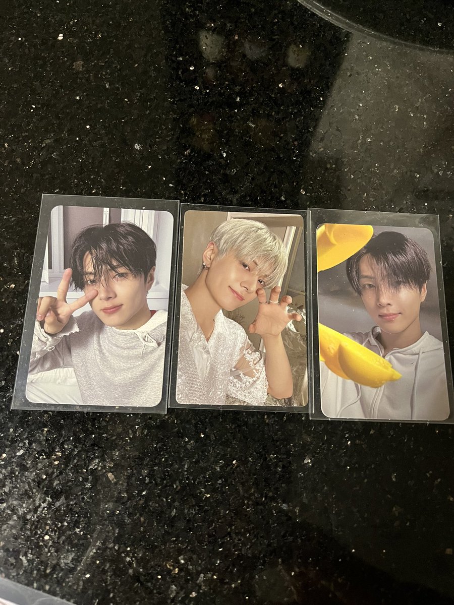 _heeberry's tweet photo. wts lfb ph

enhypen jay photocards

christmas sale
take all for ₱550

mod: jnt direct
mop: gcash
dop: payo or dp needed

tags enha pc dark blood romance untold orange blood horanghae https://t.co/MsM7Vlqhz6