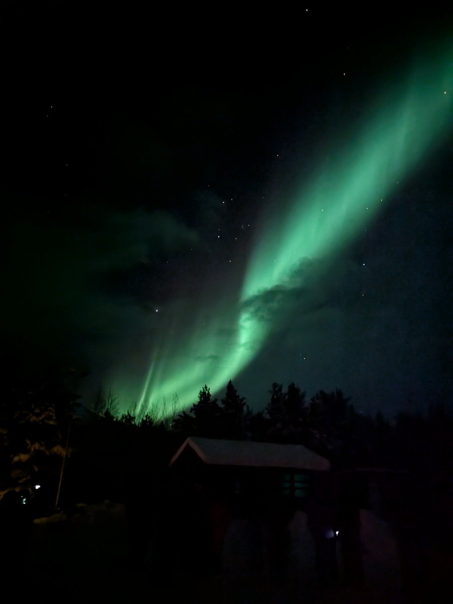 JoanetMB's tweet photo. Y auroras boreales https://t.co/ALrZJIbzPS