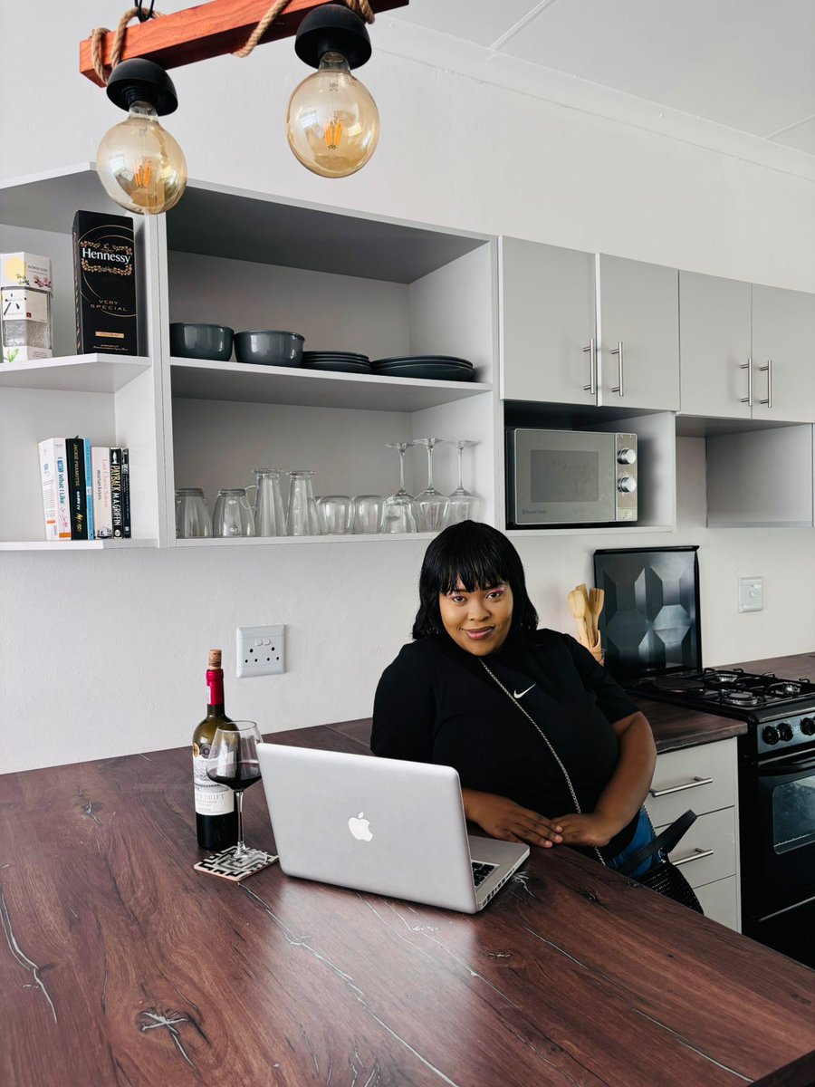 nickyntlantsana's tweet photo. Greetings loves, I'm a MacBook Reseller for a living. Your support would mean so much rn. Please RT my next client might be on your timeline❗❗

W/A 0671326601 https://t.co/ezkuTgS231