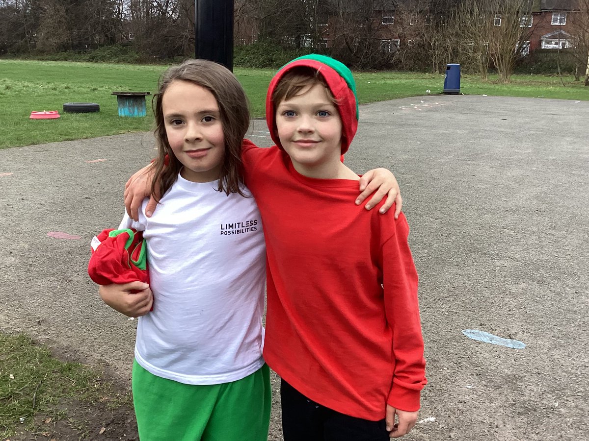 PCPPandas's tweet photo. Elf Run 2024! #pcpsport #elfrun https://t.co/OJsvxeqUzl