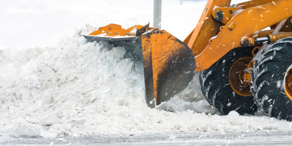 Steer clear of snow removal vehicles this winter! Remain patient, stay back while streets are being cleared, give vehicles space to work, and take an alternate route when possible. Respect Manitoba's road workers and keep the road a safe place for everyone. ❄️#SAFERoadsManitoba