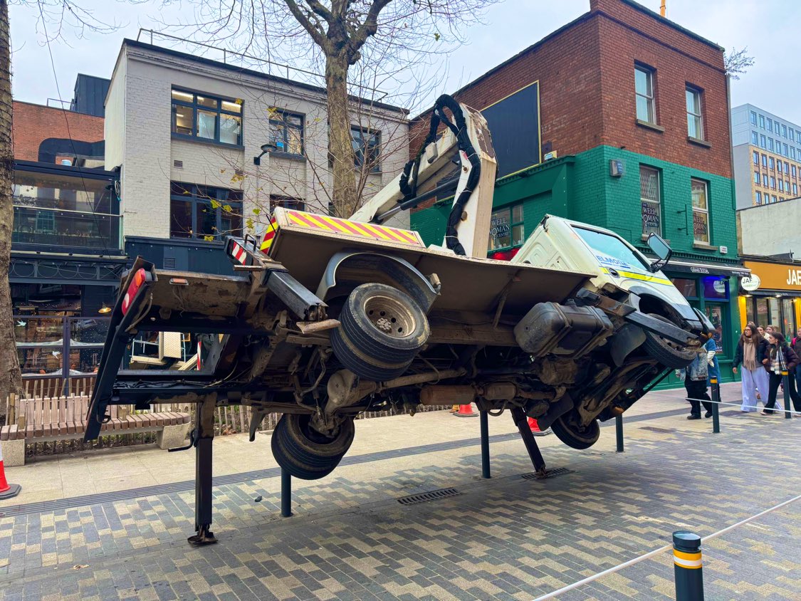 WorldBollard's tweet photo. Only the #WorldBollardAssociation could produce a Christmas miracle like this.
📸@jasoncullenfilm https://t.co/wbO50eAcfH