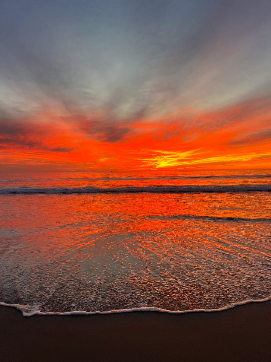 Good morning 🌅 #GM #GoodMorning #TBT #GoldenHour #Valerartsy #FranklinFire