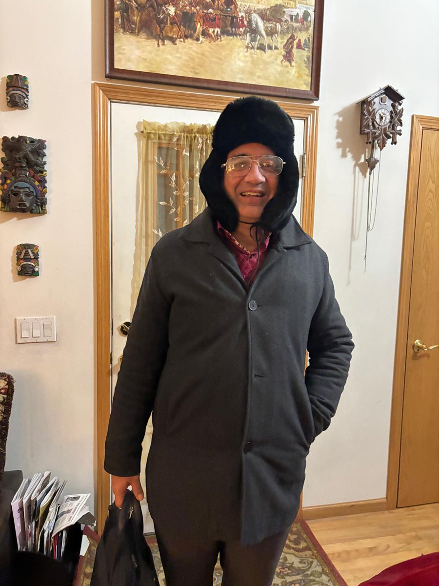 amitpal's tweet photo. Returning home yesterday from the last day of teaching my Comparative Politics course at @EdgewoodCollege here in #Madison on a bitterly cold evening. #LoveTeaching #GreatCity #WinterNoFunThough https://t.co/GJc7P9T4kf