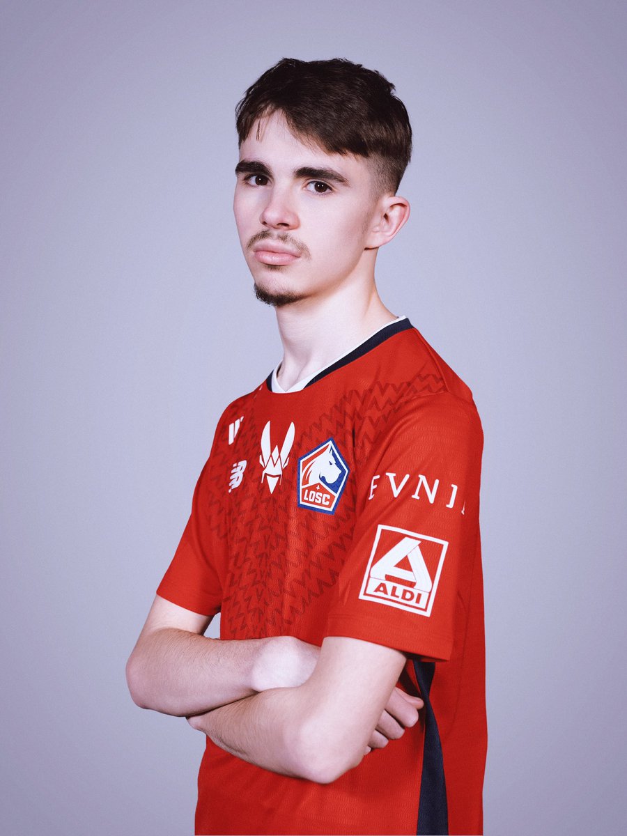 Extrêmement heureux de vous annoncer que je représenterais <a href="/LOSC_eSports/">LOSC ESPORTS</a> X <a href="/TeamVitality/">Team Vitality 🐝</a> en eLigue 1 pour la saison 2025 ! ❤️🤍

C’est une fierté de représenter deux clubs aussi prestigieux.

eLigue 1 is coming 🔜