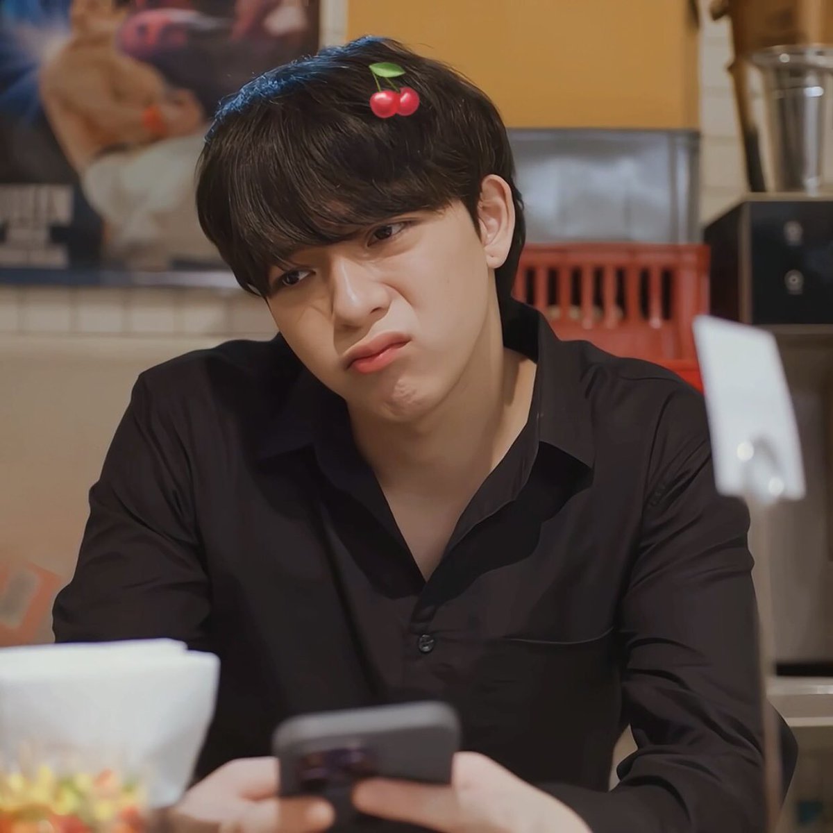 oOMorningSkyOo's tweet image. น้องลูกนอร์ธพอใส่เชิ้ตดำก็คือหล่อเหลาเอาการภูมิฐานภูมิใจ แต่พอทำหน้ามุเด้งปุ๊บก็กลายเป็นน้อนจิ๋วเลย จิ๋วมาก เบบี้น้องลูกนอร์ธของคุณแม่😭🤲🏻

JOHANNORTH BLOOMING LOVE
౨ৎ #FourEverYouEp11 .☘︎