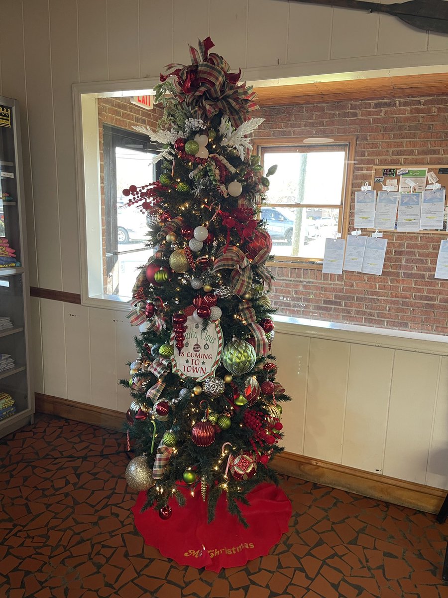 barbqkingnc's tweet photo. Holiday hours:

Christmas Eve- close at 2pm
Christmas Day- closed
Day after Christmas- closed
New Year’s Eve- close at 4pm
New Year’s Day- closed

Get your orders for Christmas Eve placed asap!  Order board is almost full!🎄 https://t.co/ZwcOBCvQXF