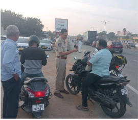 MalkajgiriCop's tweet photo. 🚨 Ensuring Your Safety! 🚨

#RachakondaPolice conducted thorough #vehicle_checkings at various locations within the commissionerate as part of enhanced #security_measures.   
These proactive checks aim to ensure, curb illegal activities and maintain #law_and_order.   

#RachakondaPolice 
#SafetyFirst #WeAreHereForYou
