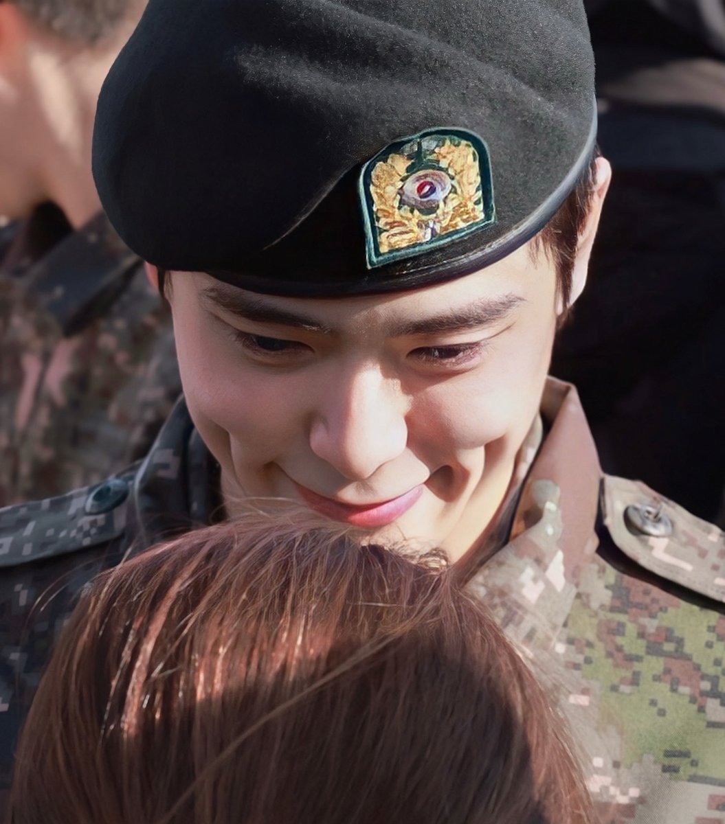 เป็นพลทหารจองยุนโอคือเข้มมาตลอดทั้ง 5วีค พอเจอผู้หญิงที่รักที่สุด ลักยิ้มมานเปิดทำการอัตโนมัติมาก เอนดูวอ่า555555 🤭🫶🏻

• ตอนอยู่กับเพื่อนทหาร               • ตอนอยู่กับหม่าม๊า