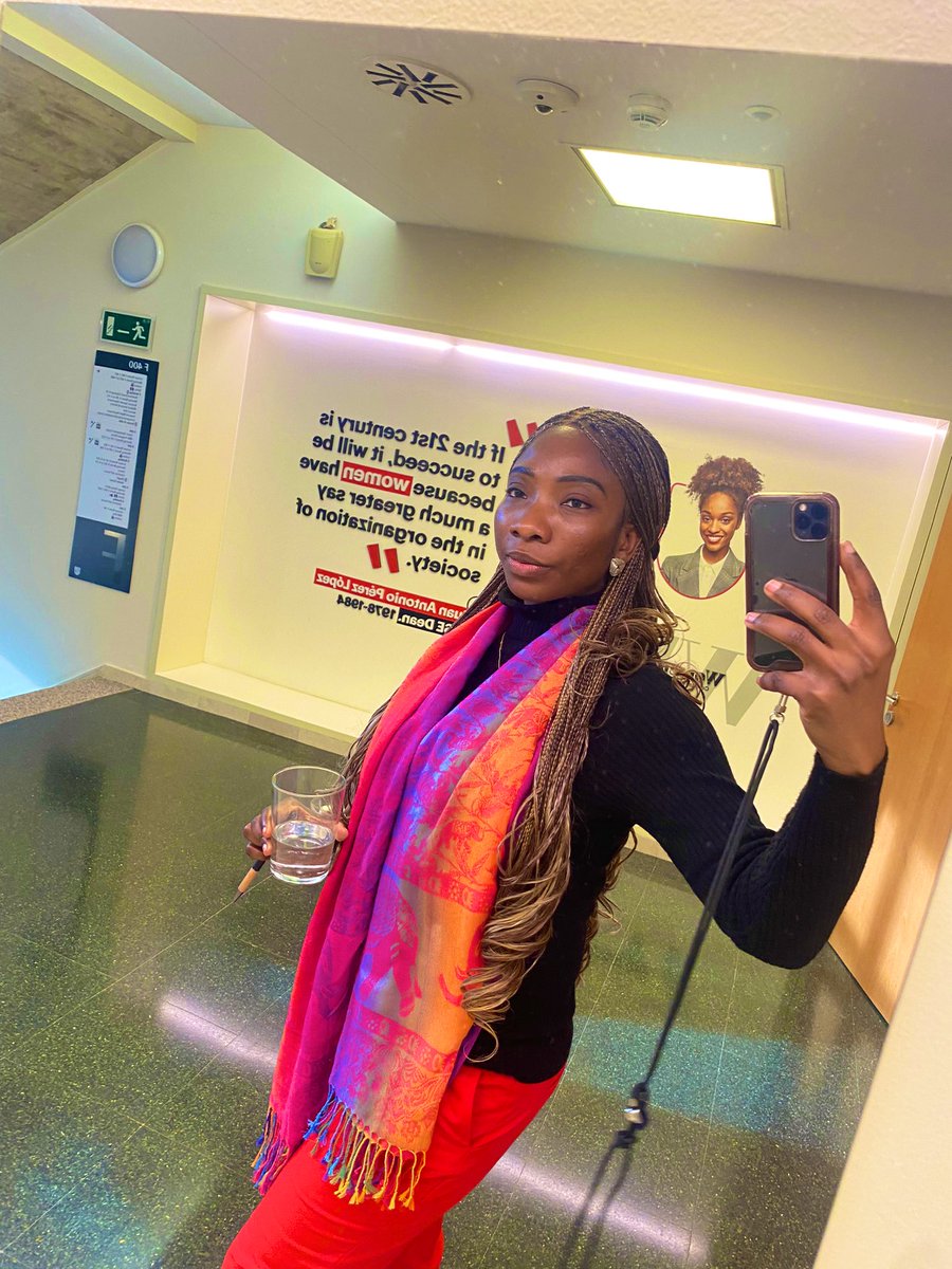 Tianah_F's tweet photo. My beauty isn’t usually with pain or discomfort… This hair be making me so uncomfortable #IamDefinitelyMyMothersDaughter https://t.co/g3Nw5eLOra
