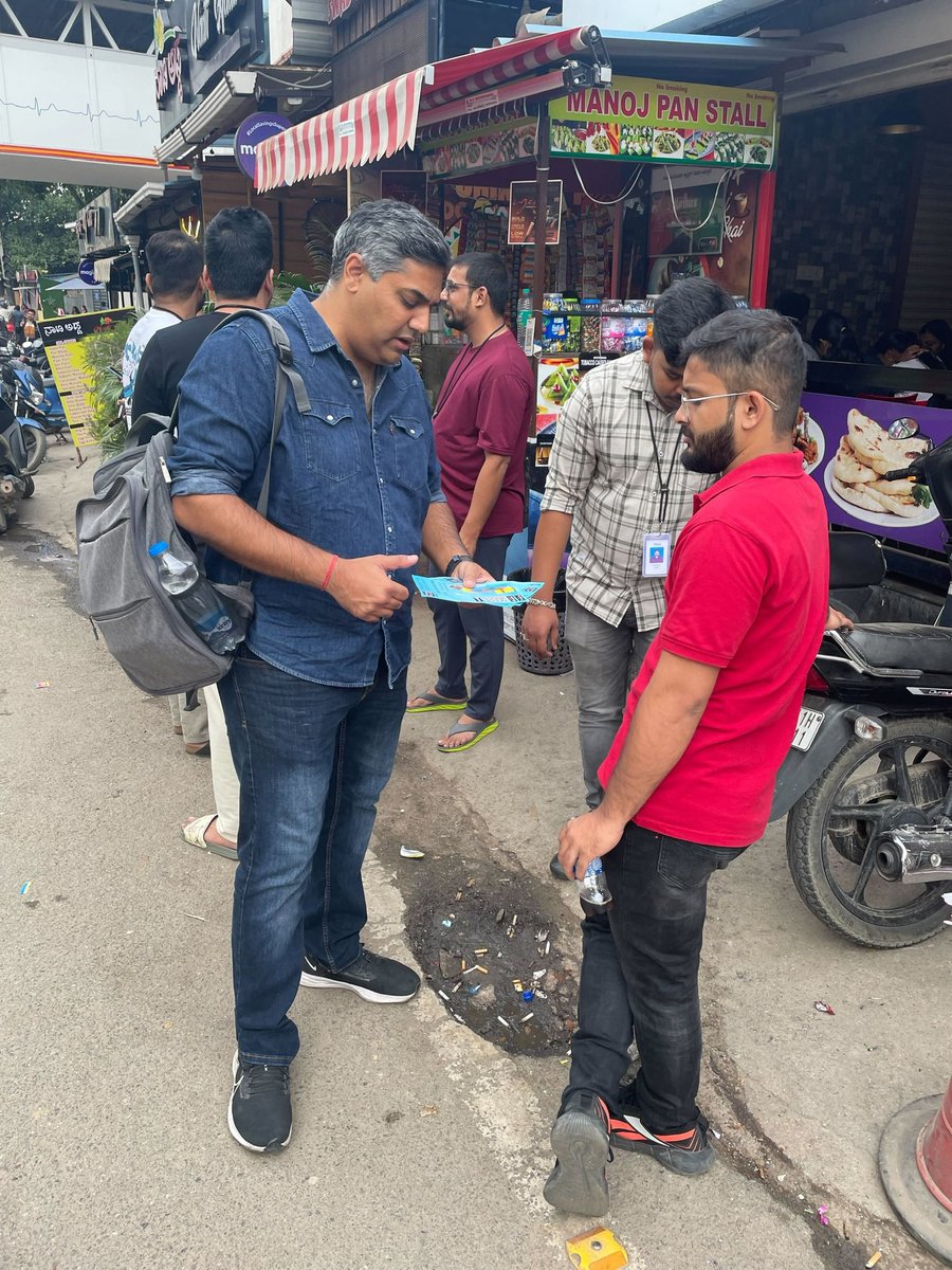 gopool_app's tweet photo. Yesterday, we had the pleasure of meeting people from Bangalore to raise awareness about GoPool, and the response has been amazing!

A big thanks to our customers for their support! 

#awareness #Bengaluru #GoPool #networking #startup #business #travel https://t.co/DL3dV4xMgs