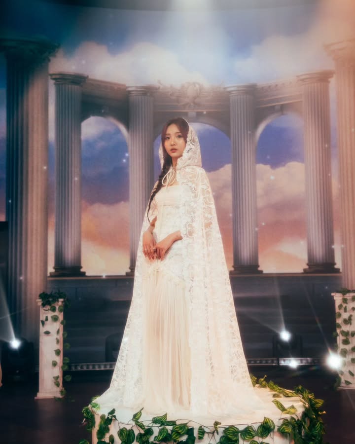 ทุกคนค้าบบ นางฟ้ามีจริงค้าบบ เนเน่สวยมากกกก กูจะบ้าา
(ไปกดใจคอมเม้นให้น้องกันที่ไอจี)
#NeneXTpopStage 
Cosmic Love At Tpop Stage