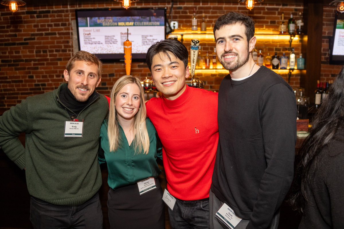 Season’s greetings from our alumni holiday party in Boston! 🎉🎁💚

And congrats 🎊 to Kaity Goodwin on receiving a Distinguised Recent Alumni Award!

Find a holiday reception near you at the link below:

babson.edu/alumni/attend-…