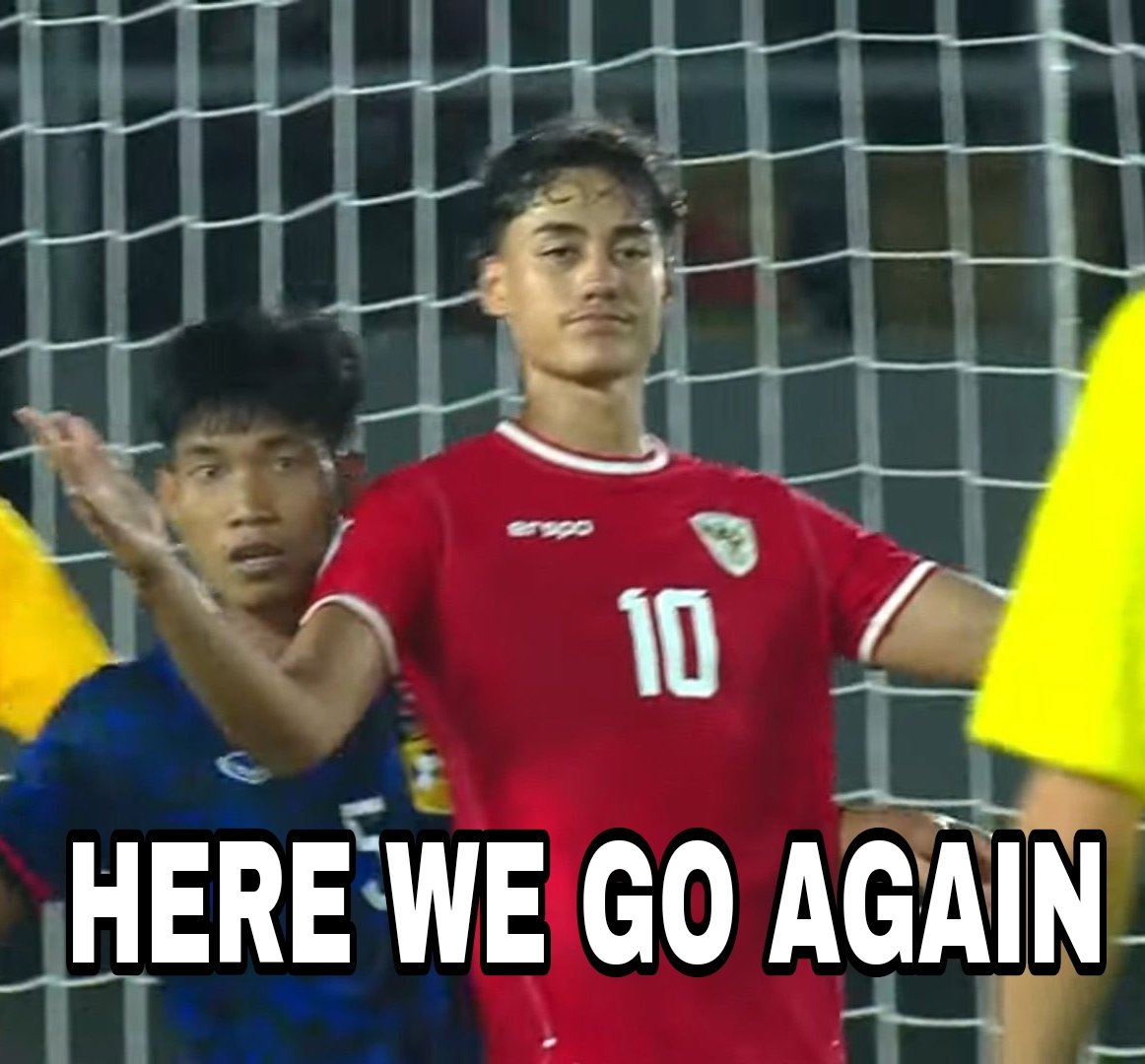 Udarafif's tweet photo. @unmagnetism Rafa ngeliat temen2ny gk bisa passing &amp; control : https://t.co/Wdv8KS0DwU