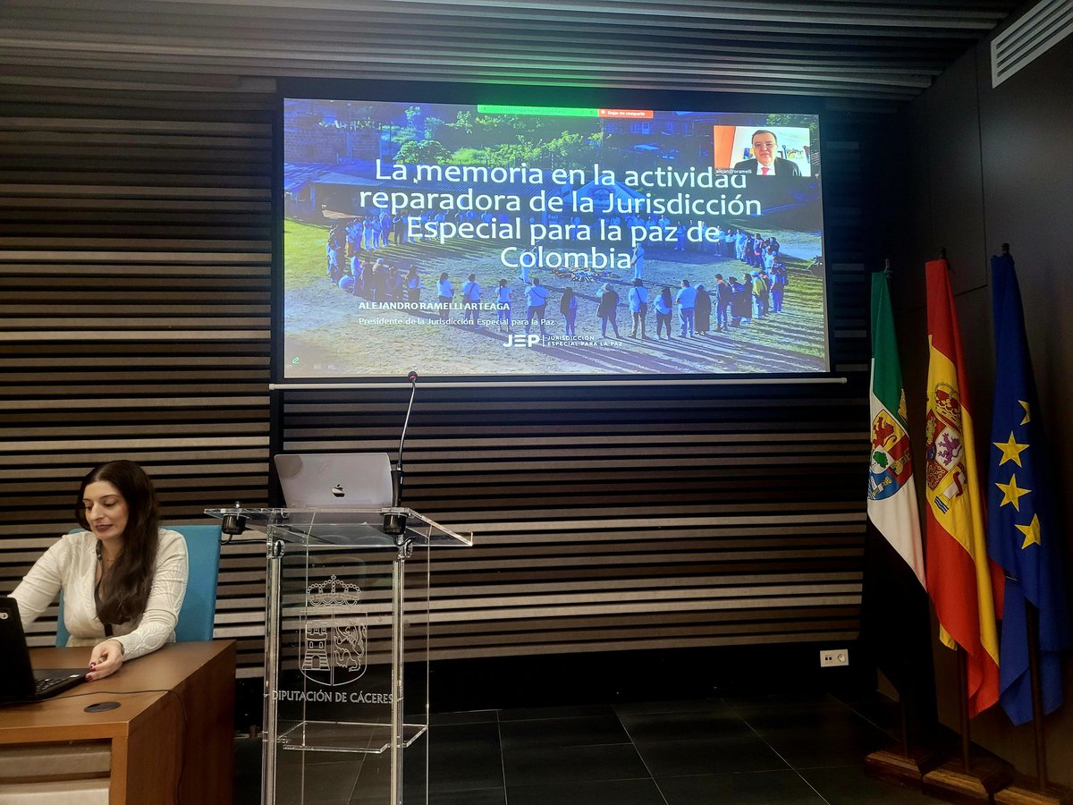 El presidente de la <a href="/JEP_Colombia/">Jurisdicción Especial para la Paz</a>, Alejandro Ramelli nos ha presentado una magnífica ponencia sobre la memoria en los procesos de reparación de la Jurisdicción Especial para la Paz