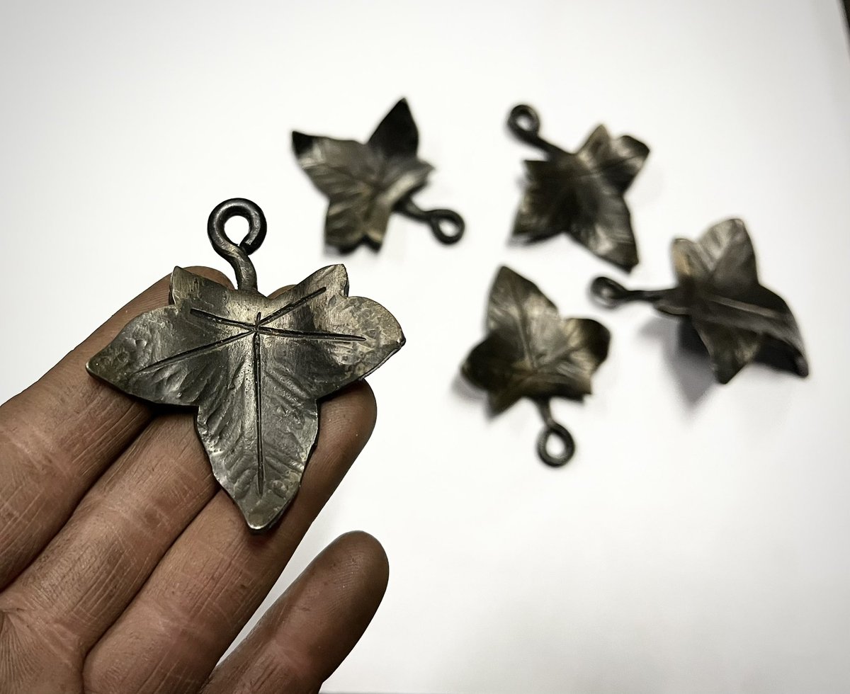 KvBlacksmith's tweet photo. Ammonites &amp; Some Shop Bits!

A large companion set (second one I’ve made!)

Another special ammonite in a brass “rock”.

 Also a tiny handful of little Ivy leaf key rings, an alder key ring and a mushroom hook on my website shop.

&amp; there’s always ammonite prints available. 😊 https://t.co/iTDvBmuUv6