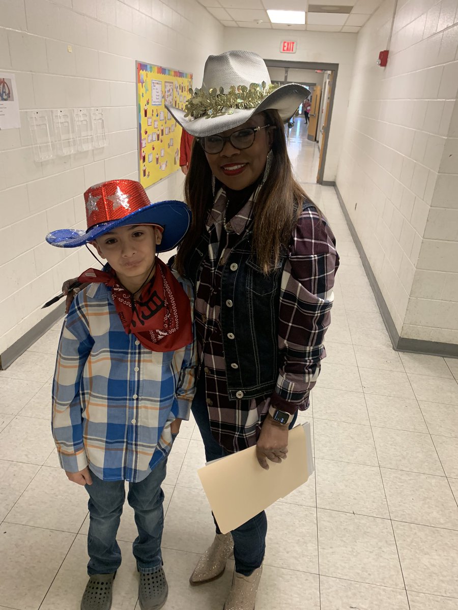 Hee Haw Christmas!! Wear your flannel shirts and cowboy attire!!🤠
<a href="/FCPSchoolsTN/">Fayette County Public Schools</a> <a href="/Supt_Hamlett/">Dr. Versie R. Hamlett</a> <a href="/OESrockSTARS/">Oakland Elementary School</a>