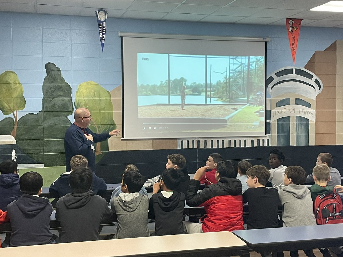 NatcherElem's tweet photo. Congratulations to Grayson for earning Natcher’s Boys to Men Creed tie. He did an awesome job leading. Mr. Chenault taught the students about knot tying today. Special thanks to Mrs. Manley for providing a treat for the boys.
@WarrenCoSchools 
@BoysToMen_KY https://t.co/1bhTHoJ0lw
