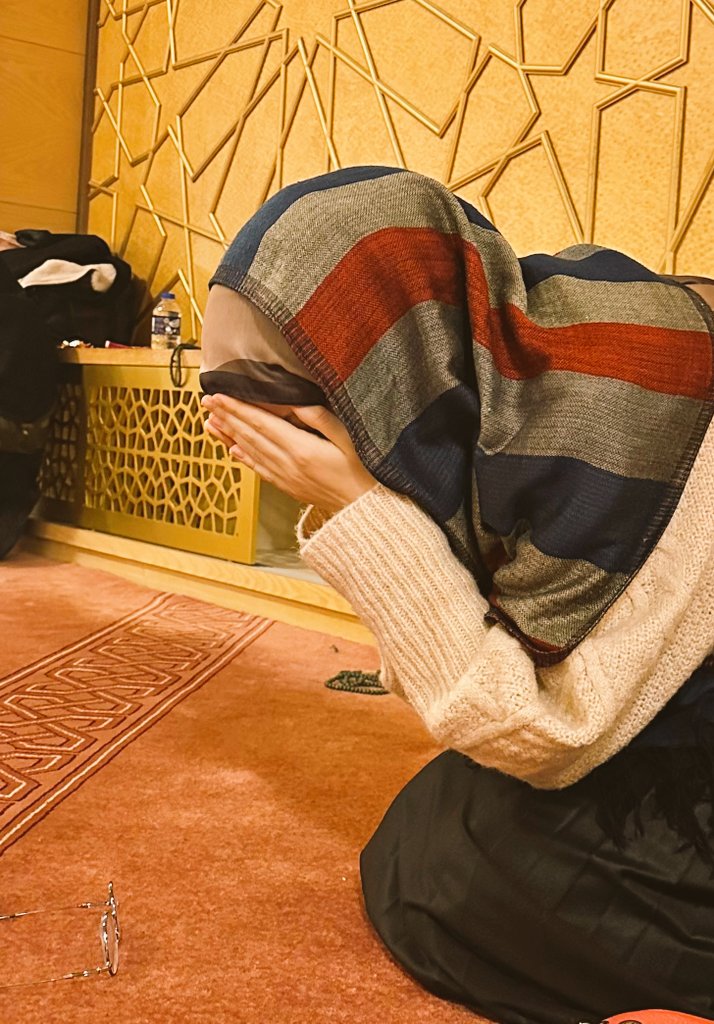 rayihadaderler's tweet photo. hayatını istediği gibi yönlendiremeyip bi de üstüne mentalini toplayamayınca kızlar.... https://t.co/rvZzIp2a5W