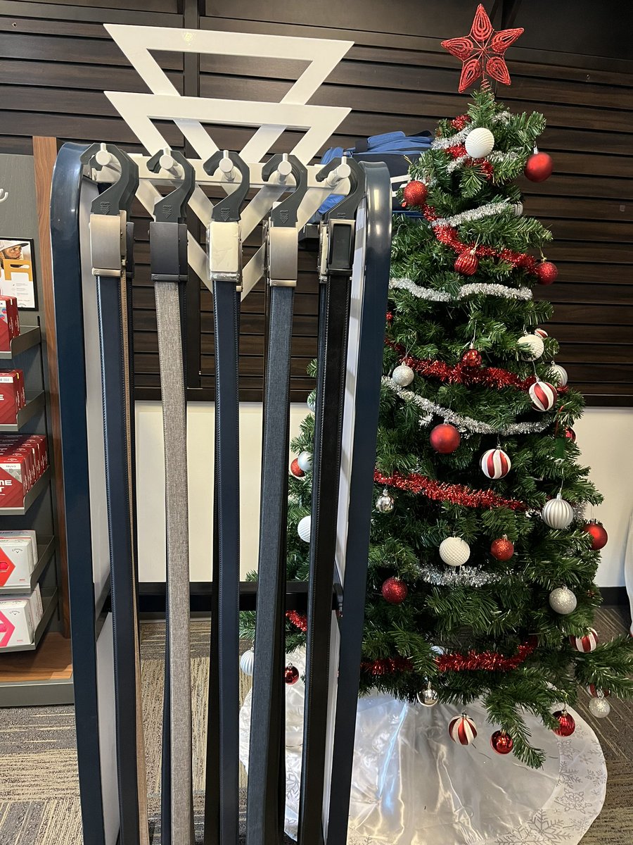 🎶 On the tenth day of Christmas, Southwood gave to me… 🎵 
15% off all belts! New Southwood logo KNKT belts have arrived. 🎁 
#12DaysOfChristmas
#ClubLife
#SouthwoodGolfAndCountryClub