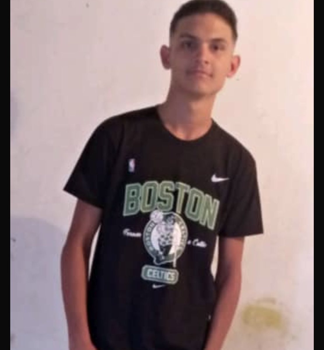 Este niño fue detenido en el Estado Lara,Luis Alejandro es inocente. RT exigimos su Liberación Plena en inmediata . Navidades sin Presos políticos. Es Inocente .