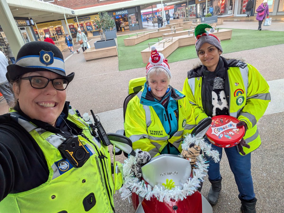Chelmsley Wood Police (@chelmsleywmp) on Twitter photo With Chelmsley Street watch on the Town Centre handing out purse bells 🎶 jingling all the way 🎶
<a href="/CStreetwatch1/">Chelmsleywood-StreetWatch1</a> <a href="/SolihullPolice/">Solihull Police</a> With Chelmsley Street watch on the Town Centre handing out purse bells 🎶 jingling all the way 🎶
<a href="/CStreetwatch1/">Chelmsleywood-StreetWatch1</a> <a href="/SolihullPolice/">Solihull Police</a>