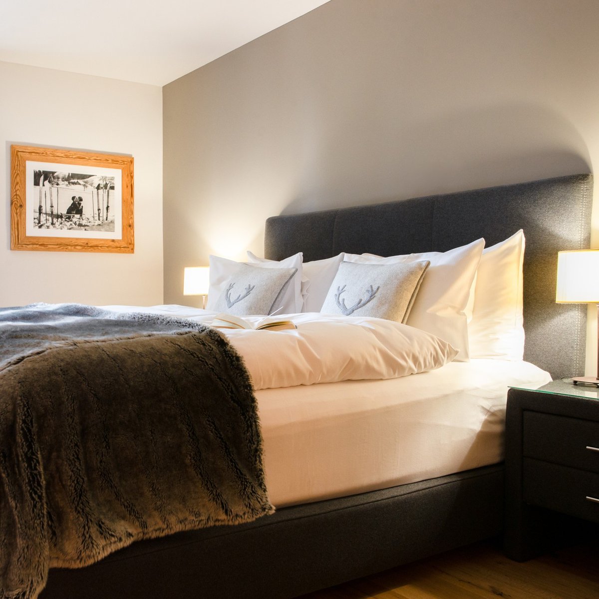 hoteladula's tweet photo. Cozy up in the heart of alpine elegance. ✨ Rustic charm, warm interiors, and the perfect place to unwind after a day in the mountains. 🌲❄️ ��
-⁣
#flims #hoteladula #flimslaaxfalera #swissalps #caumasee #crestasee #unescosardona #michelreybierhospitality #AlpineGetaway https://t.co/NCQDRKCfFf