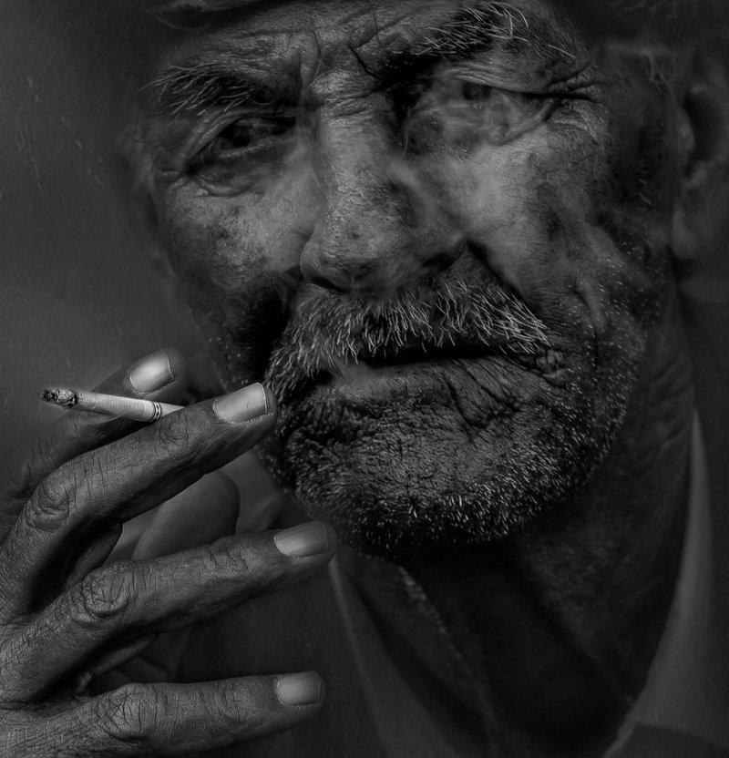 ManoharVerma988's tweet image. एक तन्हा शाम हो और सिगरेट का धुआ.
कौन कहता है की मजा सिर्फ मोहब्बत में है 
#smokingcrack