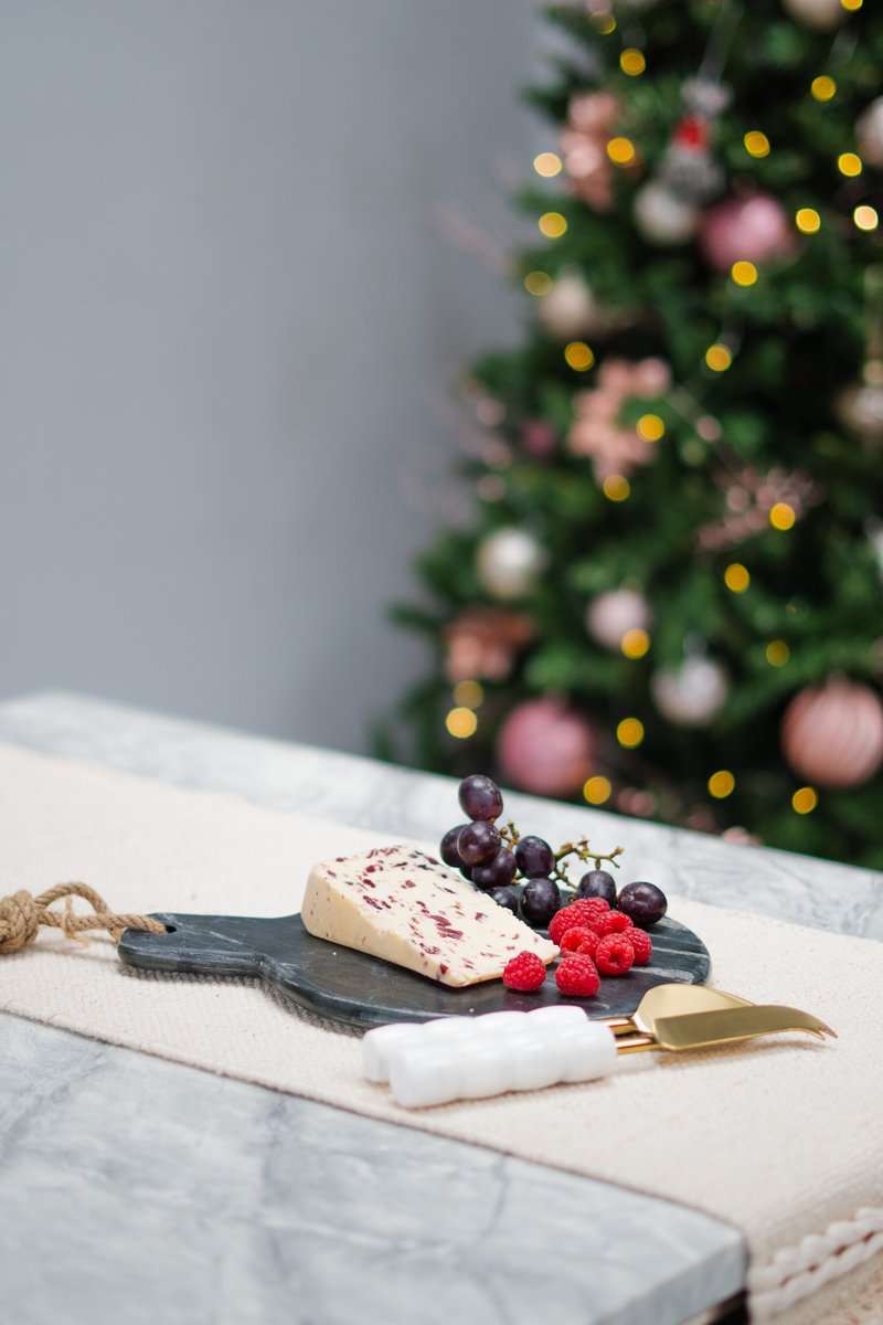 VayuEarth's tweet photo. Celebrate Your Christmas Dinner with Luxury Marble Serving Platters. It is ideal for showcasing everything from artisanal cheeses and charcuterie to festive desserts.
#handmade #sustainable #christmas2024 #vayuearth https://t.co/EwKn7mLhpK