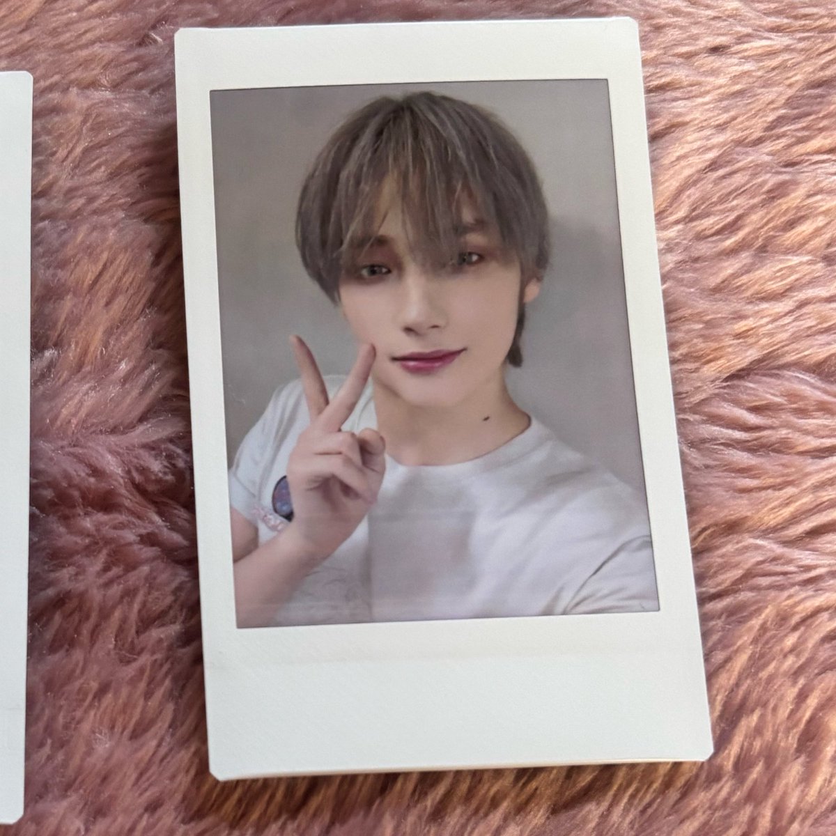 0525Sahg's tweet photo. トレカ チェキ交換希望
Tomorrow x Together

譲り 1枚目の写真(トレカ)
         2枚目の写真(チェキ)

求め 3枚目の写真♡テヒョン(トレカ)
         チェキ   過去チェキ(テヒョン)

折り曲げ予防 防��対策します。

 #tomorrowxtogether  #交換希望  #TXT交換 #TXTトレカ #TXTチェキ https://t.co/oqzdDhxYzy