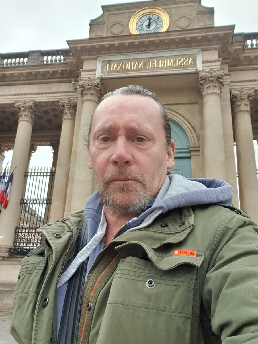 FrancisRenaud1's tweet photo. Voilà, ils ont été super. J'ai pu lire ce que j'avais à dire pour cette commission d'enquête relative aux violences sexuelles dans le cinéma. 
Un grand merci à Sandrine Rousseau Chloé Chavy à Monsieur le Rapporteur et à toute l'équipe présente ce matin à l'Assemblée nationale. https://t.co/DGBmuWe0at