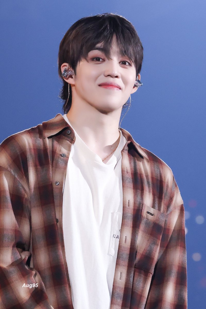 19950808_aug's tweet photo. 241212 SEVENTEEN [RIGHT HERE] WORLD TOUR IN OSAKA

🐶

#세븐틴 #SEVENTEEN #최승철 #승철 #에스쿱스

@pledis_17 https://t.co/nkR09Erepa