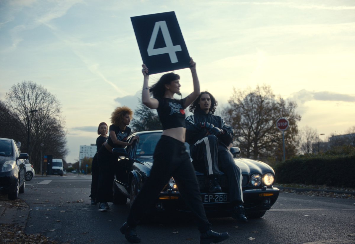 Youngchild_off's tweet photo. Franchement j’sais pas vous, mais j’suis content de mon dernier clip 

« MHD en 2016 » de Folie’s https://t.co/hCuuaAIgFc