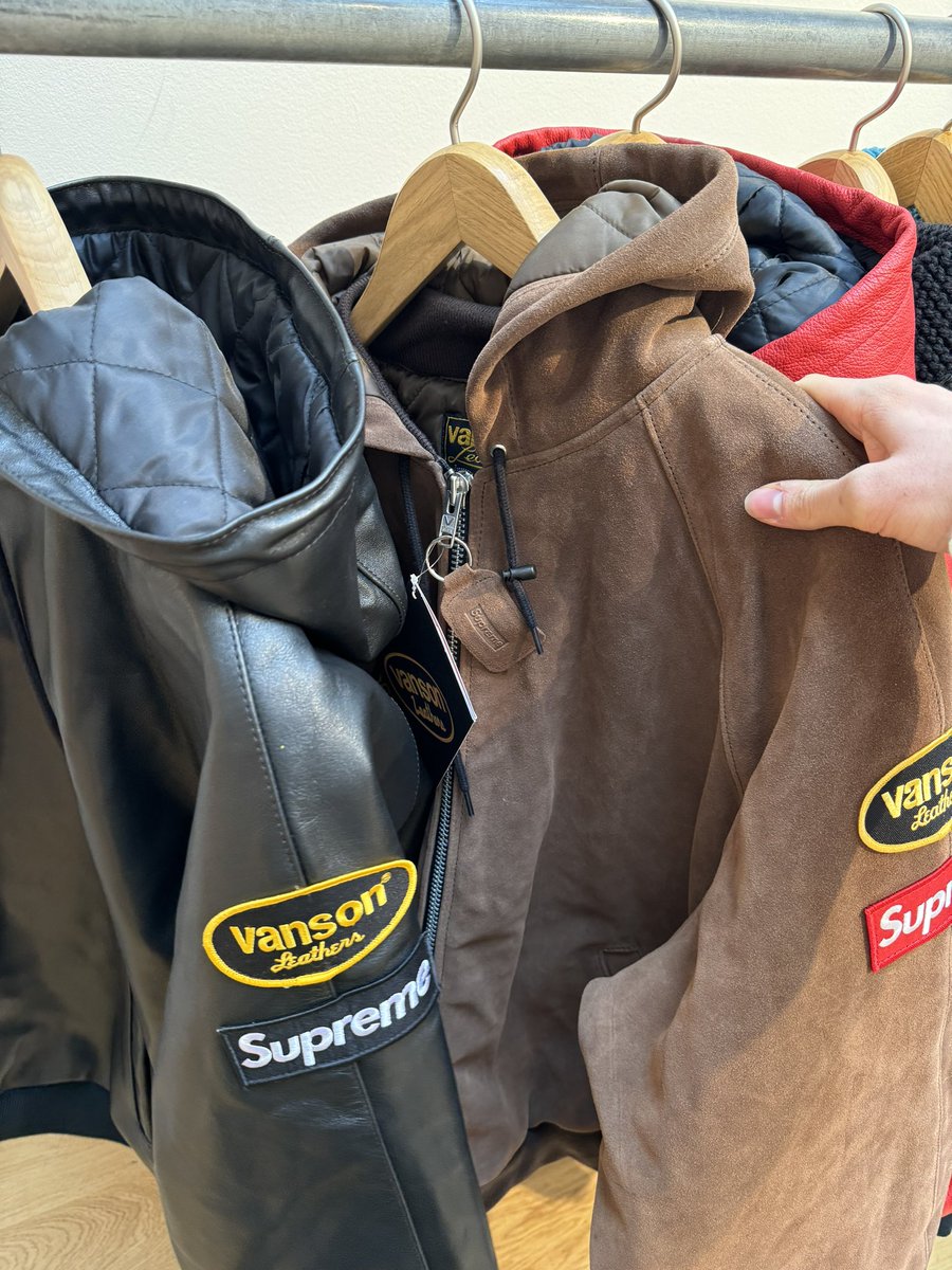 Supreme Drops tweet media